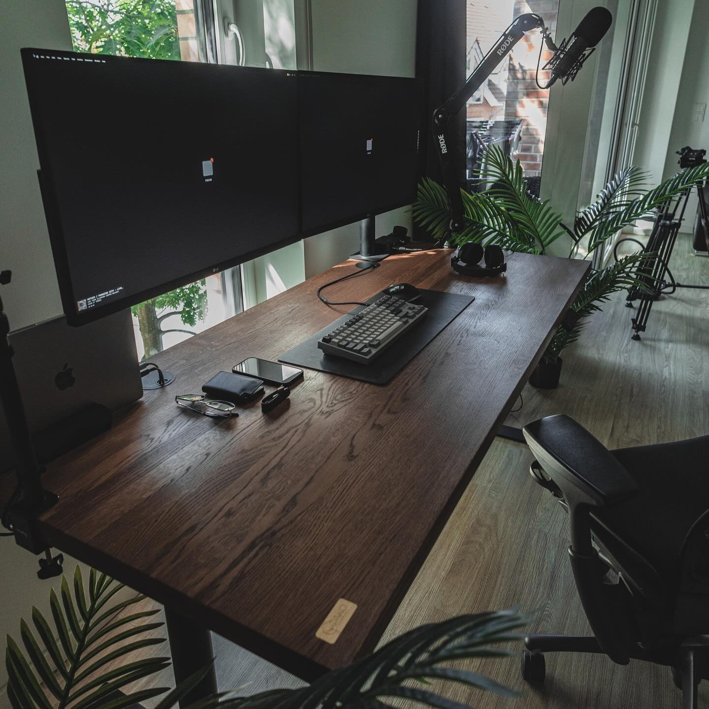 "Mahogany" Solid Wood Height-adjustable Desk
