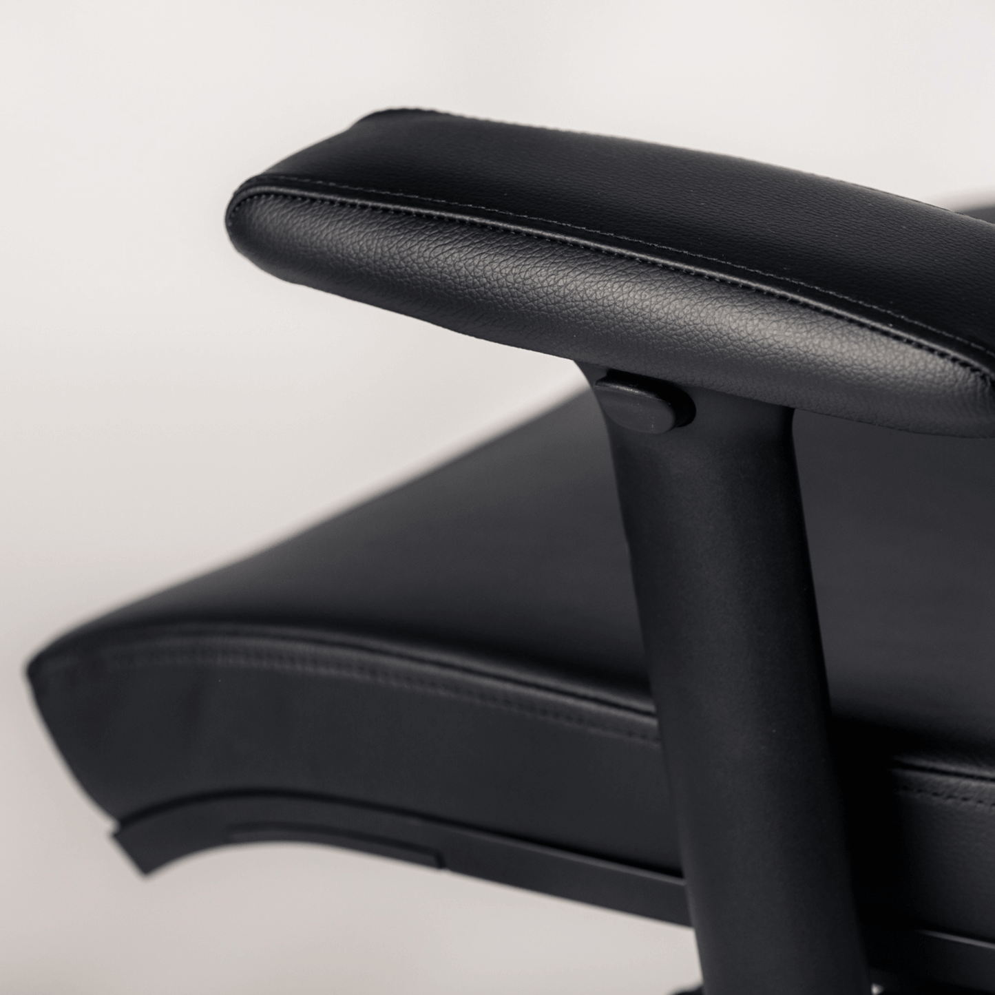 Luxury Office Chair | Leather Office Chair | OAKO Denmark
