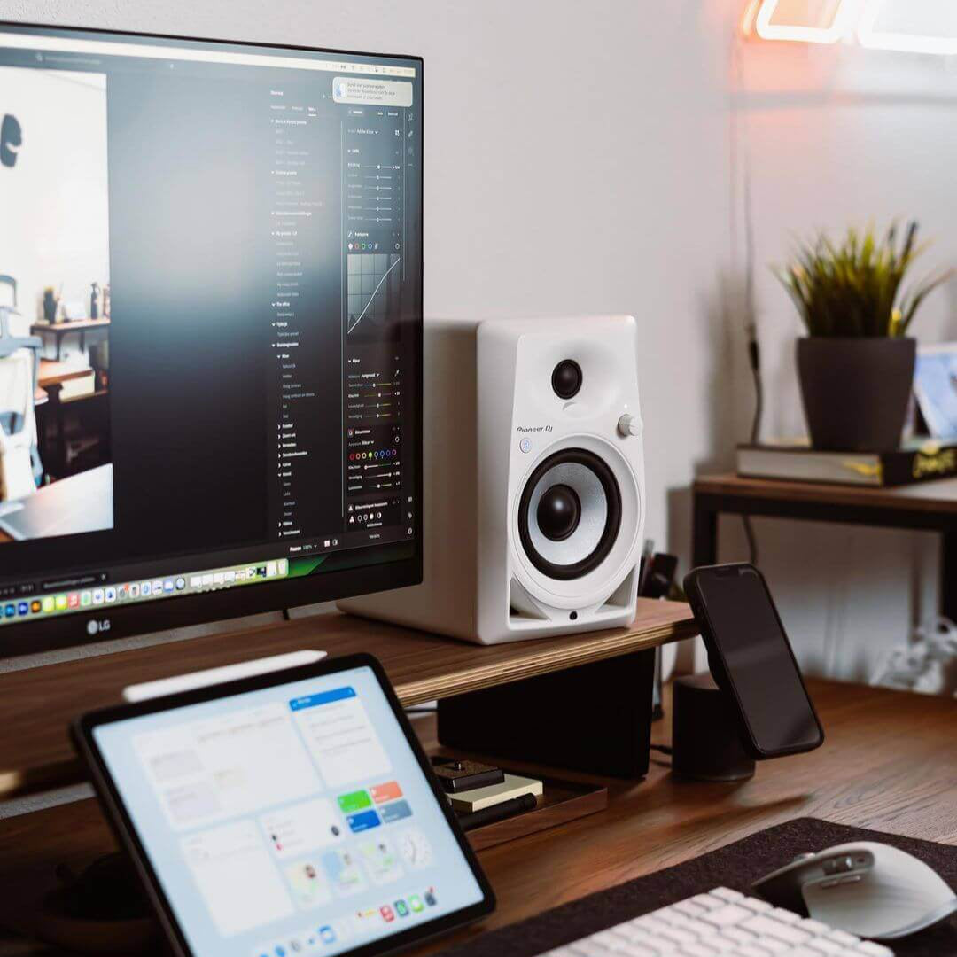 Mahogany Standing Desk | Wood Standing Desk | OAKO Denmark