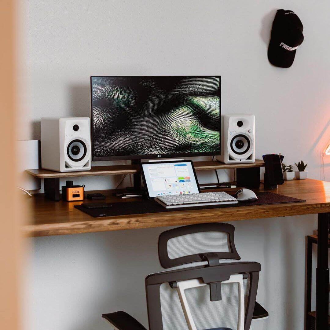 Mahogany Standing Desk | Wood Standing Desk | OAKO Denmark